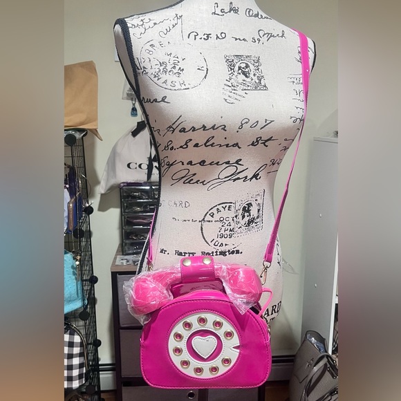 Retro Telephone Shaped Crossbody Bag - Picture 7 of 13